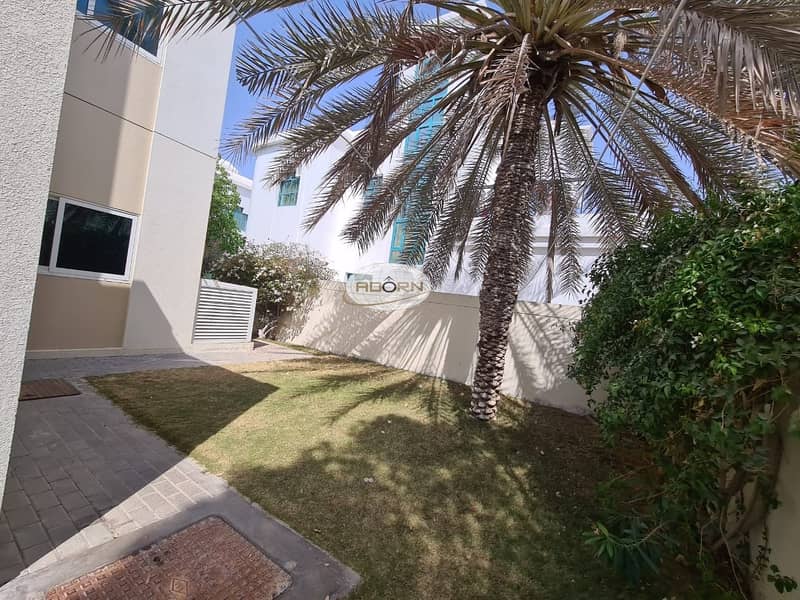27 Elegant 4 bed room with pool and private garden  in Umm Suqeim 2