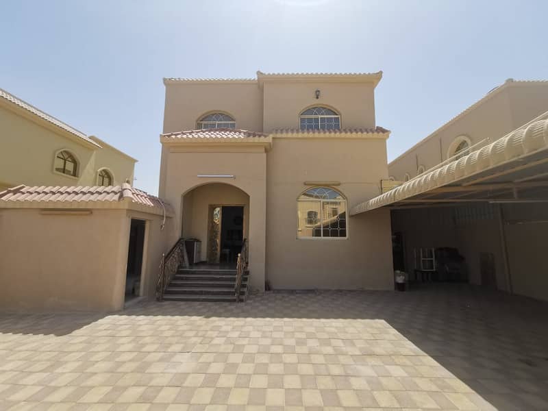 Owns a villa in Ajman, Al Mowaihat 1 area, behind Nesto, with electricity and water