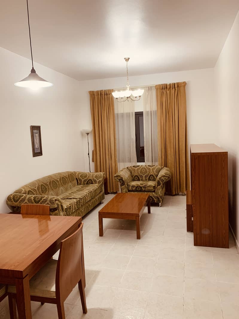 Furnished 1 bedroom flat available in hamdan 40k  Hot offer
