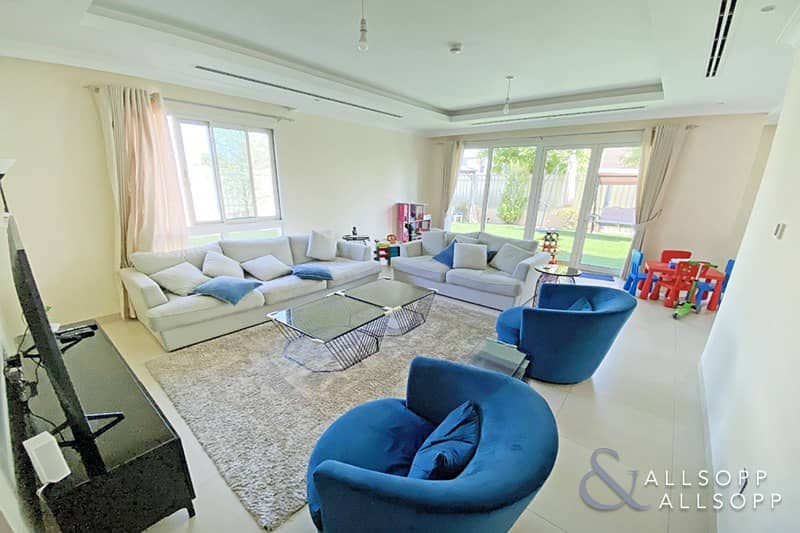 3 4 Beds| Backing Park | 4D4 |Quiet Location