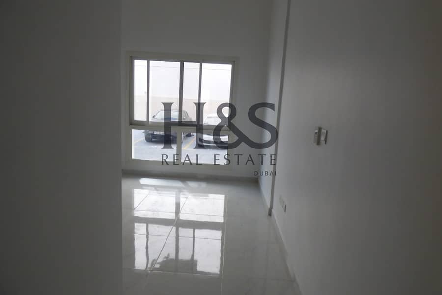 2 Vacant | Well Maintained | Spacious 1 Bed + Study