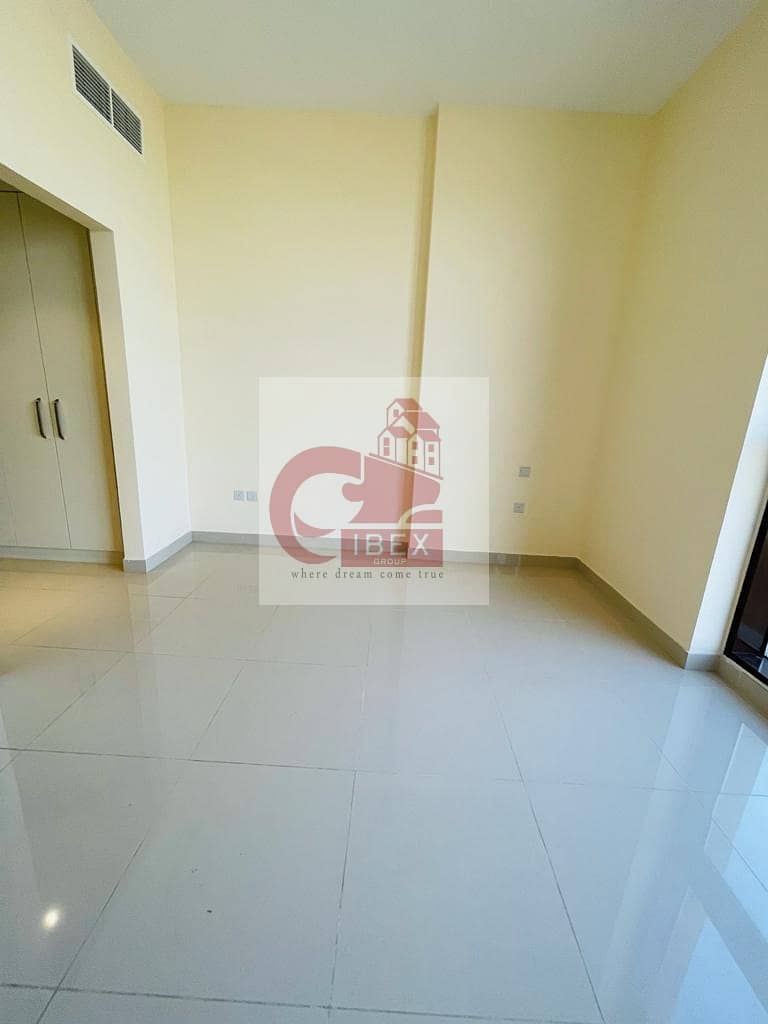 8 Chiller Free Luxurious Apartment All Facilities free