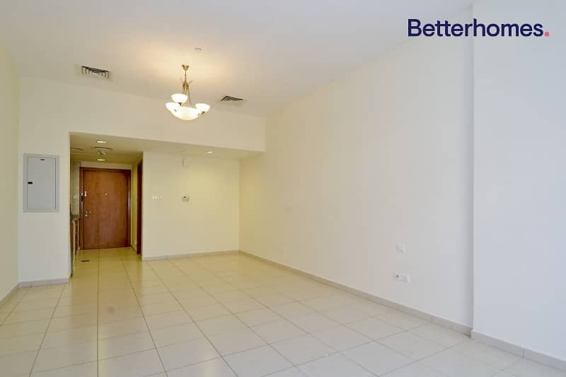 Balcony| Spacious| Well-Maintained| Flexible Chqs