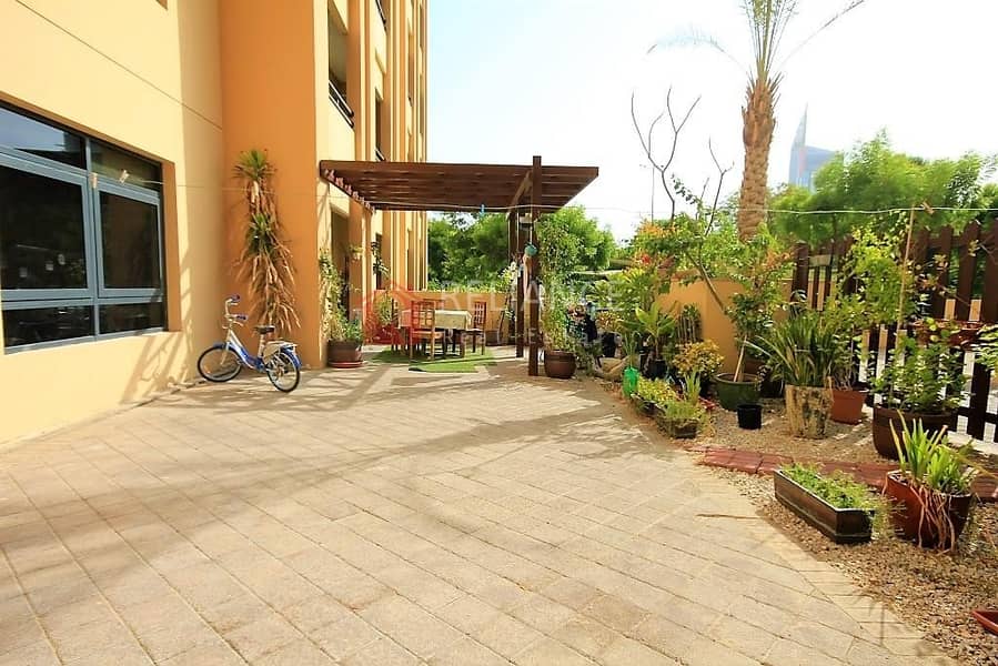 Private Garden | 3 Bedrooms + Laundry | A/C Free. .