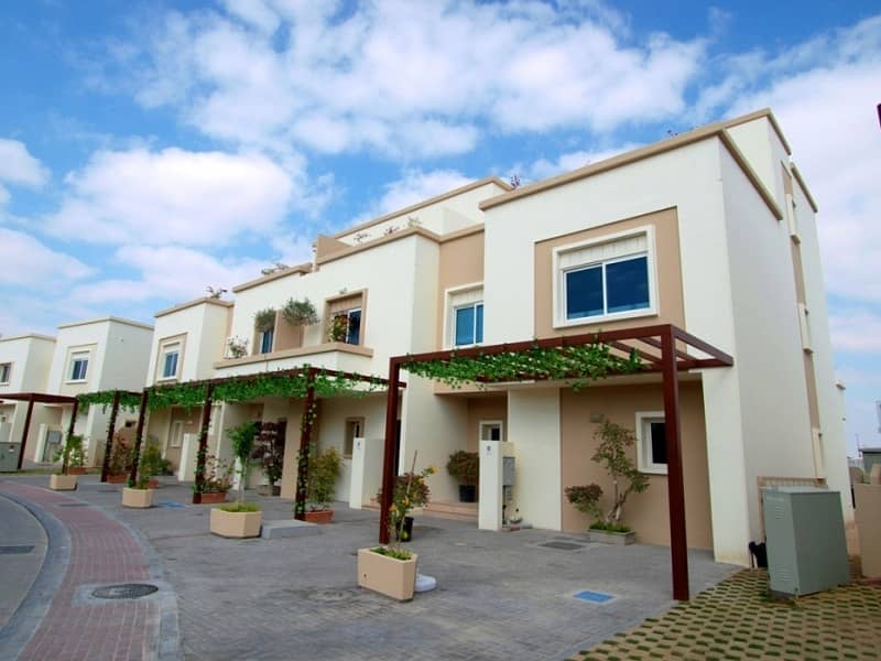 10 Villa In Arabian Community ready to move.