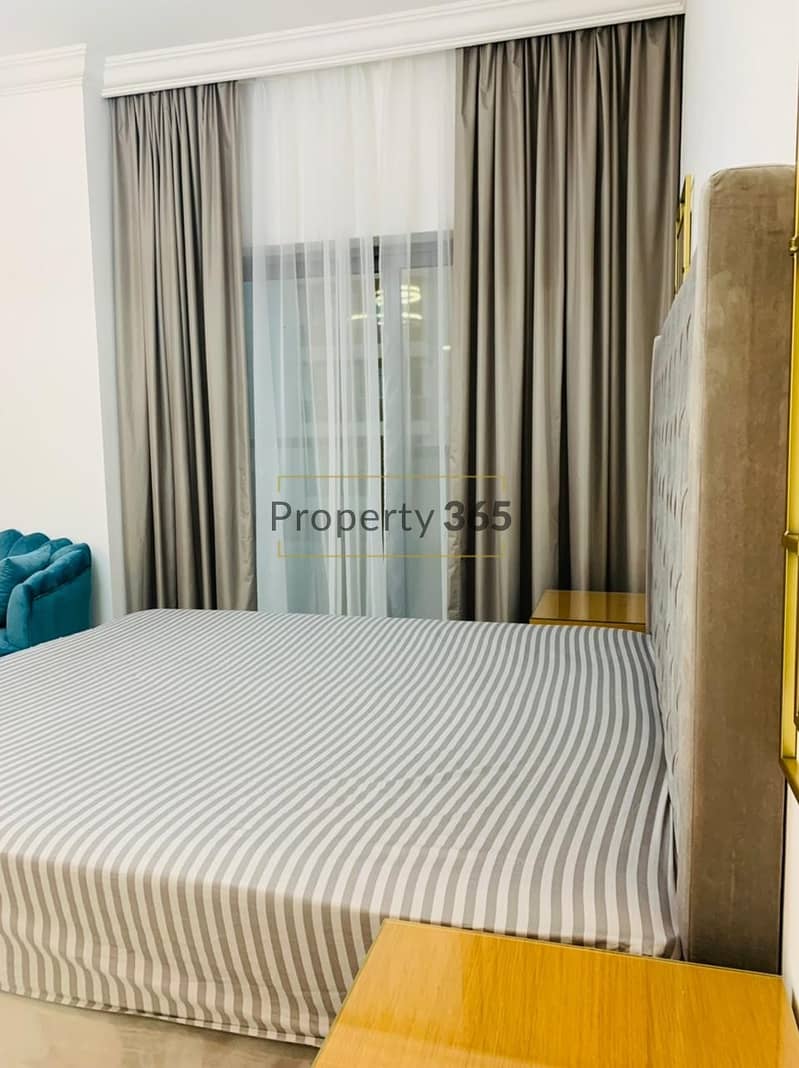 14 FULLY FURNISHED STUDIO IN CAPITAL BAY. 6-12 CHEQUES.