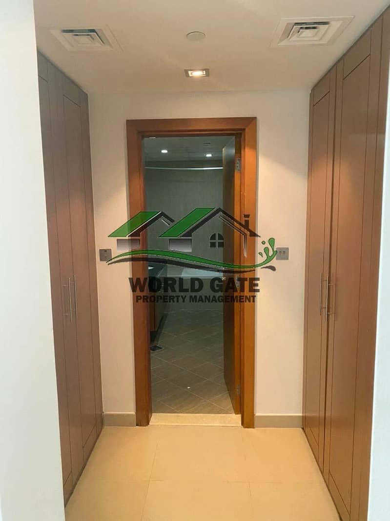 10 Lavishly 2BR with Amenities| Free Parking | Near in main city