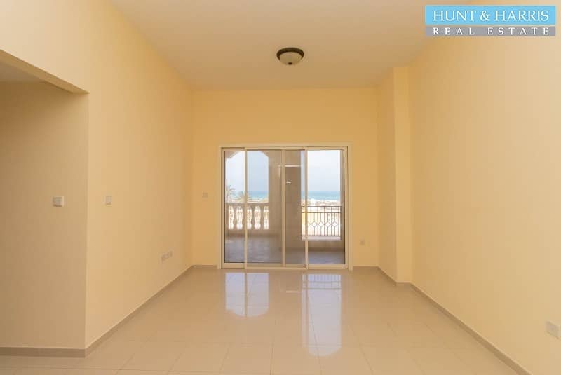 4 Well Maintained - Low Floor - Great views of the Sea