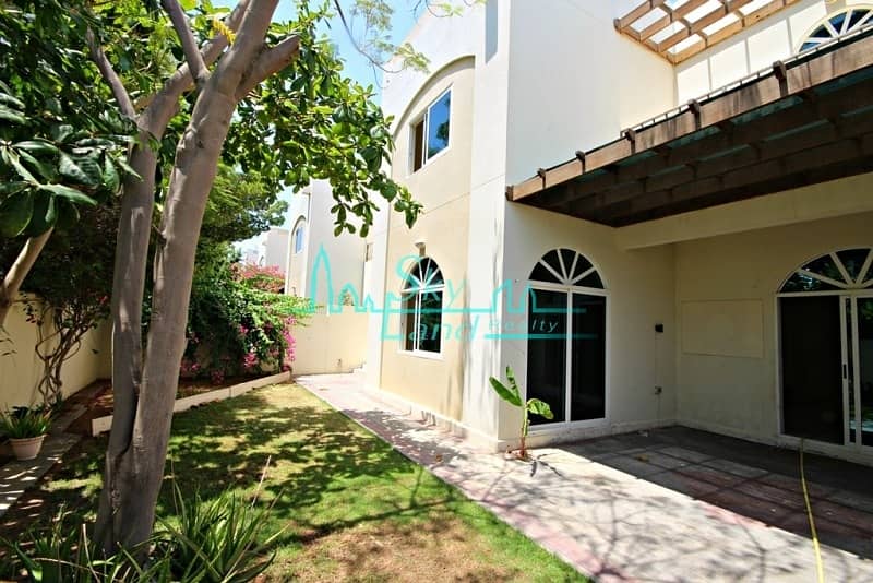 Lovely 4 Bed|Large Garden|Shared Pool|Tennis