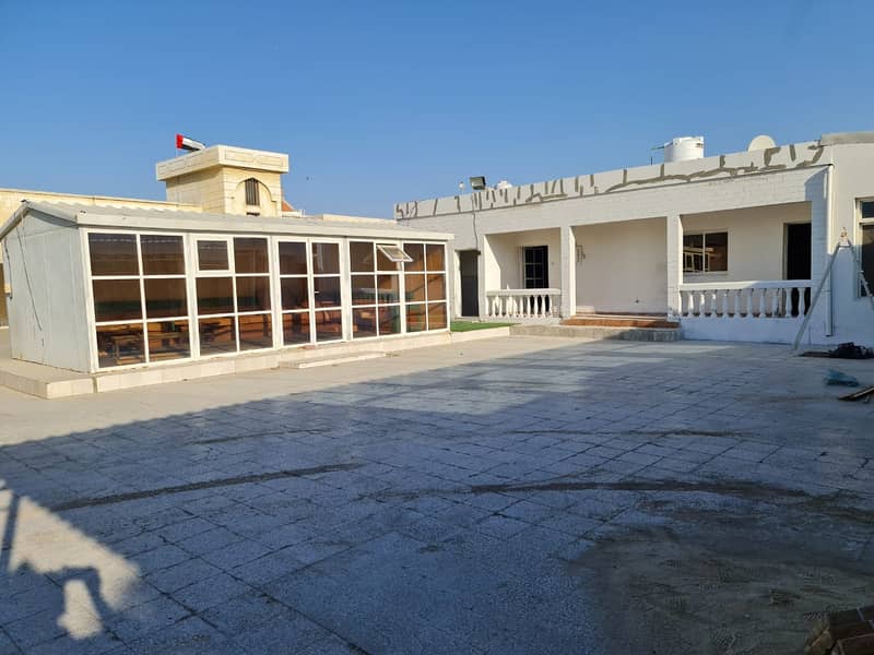 *** AMAZING DEAL – Huge 8BHK Villa with garden available in Al Ramaqiya area, Sharjah
