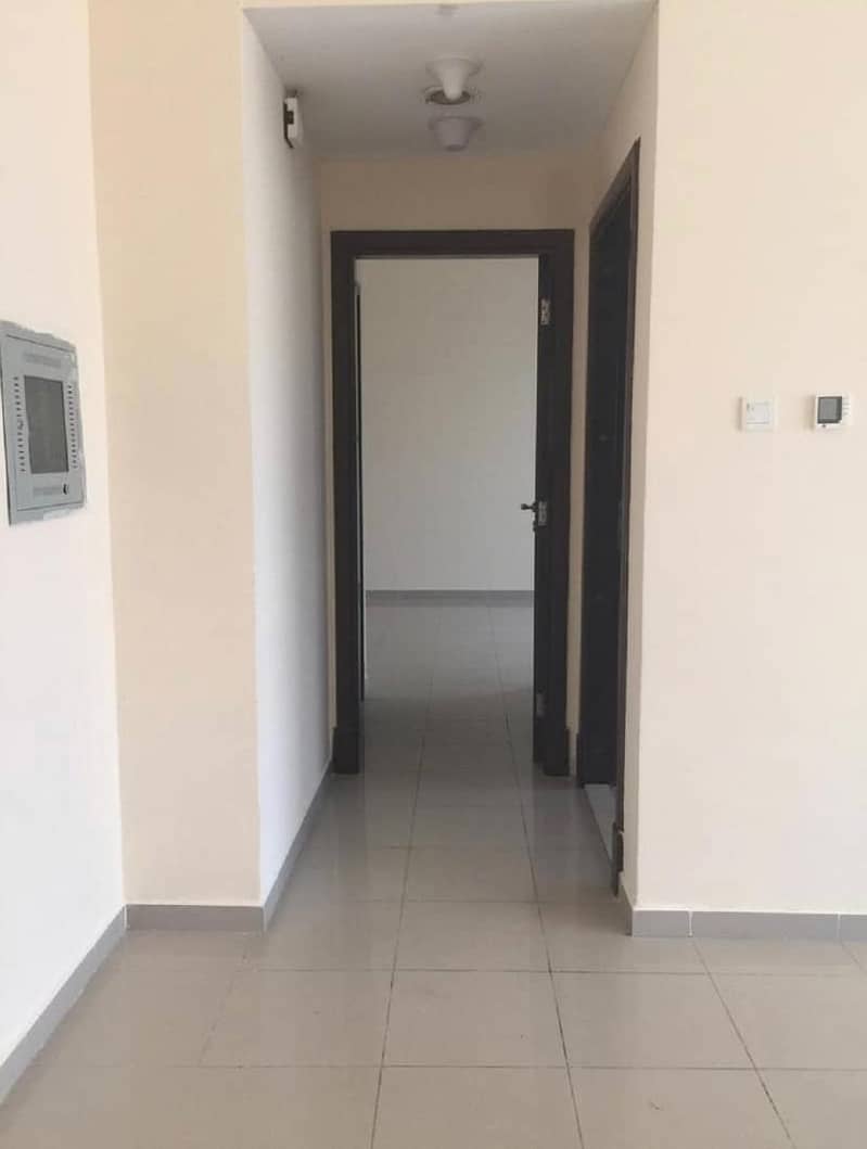Available For Sale 1 Bedroom Apartment in Pearl Tower with Parking Available For Sale 1 Bedroom Apartment in Pearl Tower with Parking