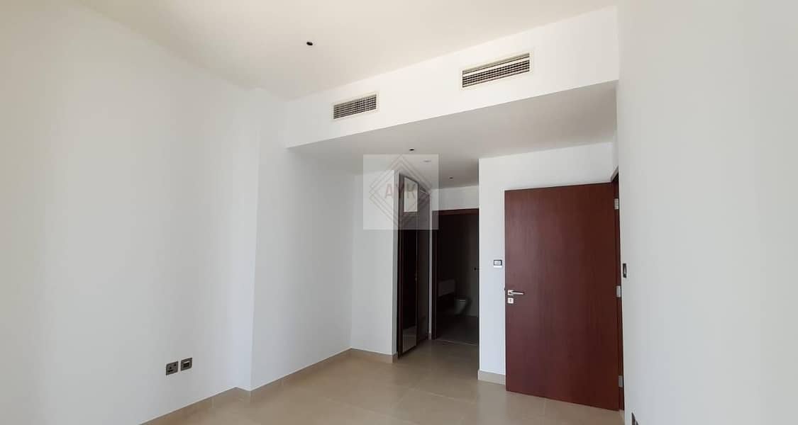 5 High Floor | Well Maintained | Vacant