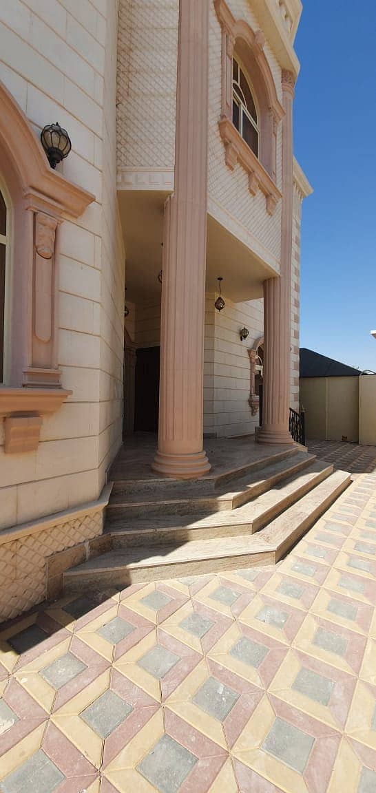 Separate Entrance 5bhk Duplex Villa in Zakher Al Ain