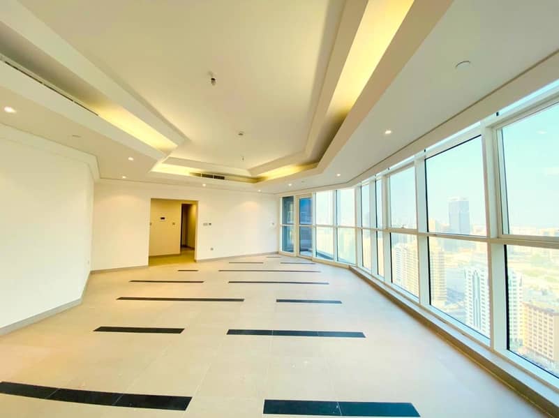 HOT OFFER !!! BEAUTIFUL 4 BEDROOM  IS AVAILABLE WITH MAID IN CORNICHE AREA , ABU DHABI
