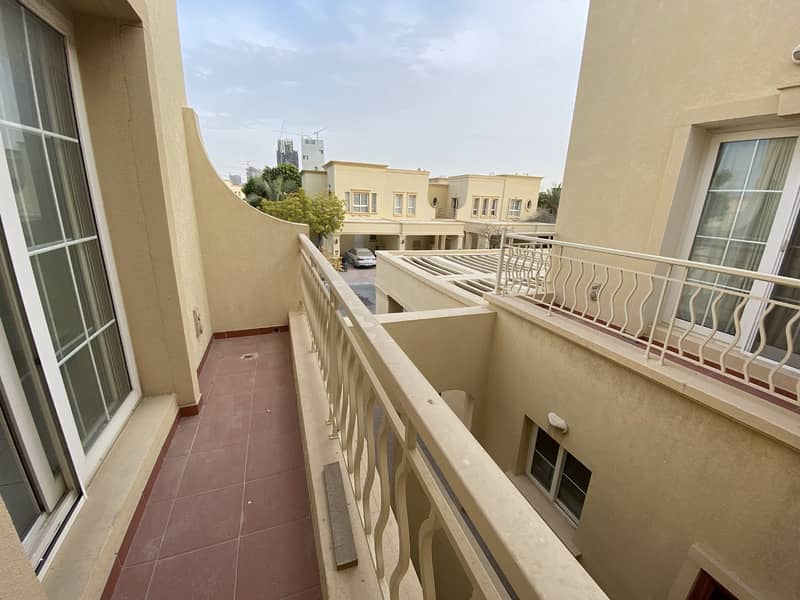 10 Close to Park & Pool | 2 Beds for Sale | Tenanted