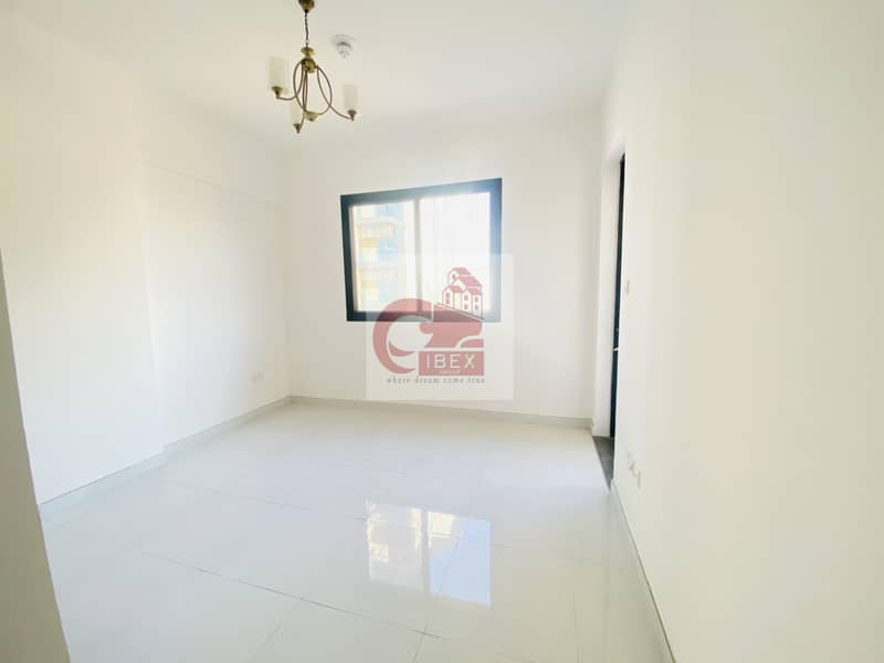 7 Front Of Metro Huge 3Bhk Brandnew  71999 AED Rent All  facilities