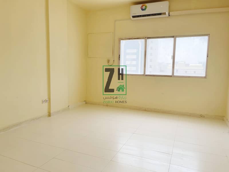 5 Sharing allowed for this 2 bedroom apartment!