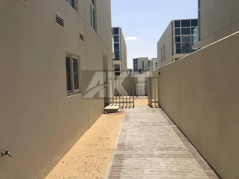 18 1.20M / Furnished 3 Br + Maid Townhouse / Back To Back / Akoya Oxygen
