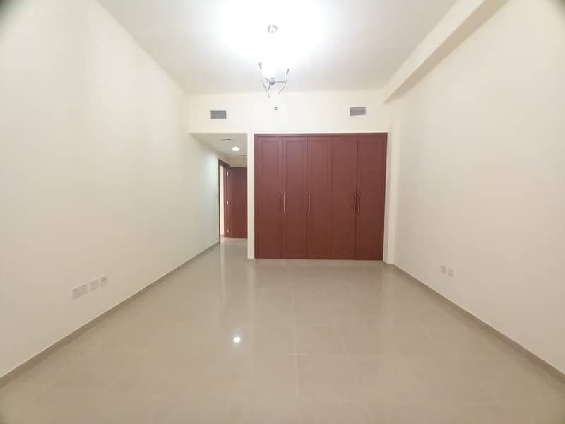 One month Free ! Chiller Free ! Very Nice 1bhk with Balcony, Wardrobes,  Close kitchen ! Central Gas ! Spacious Hall. ! Rent 36k ! 4/6 Payments ! Gym Pool Parking facility.  Nahda Dubai