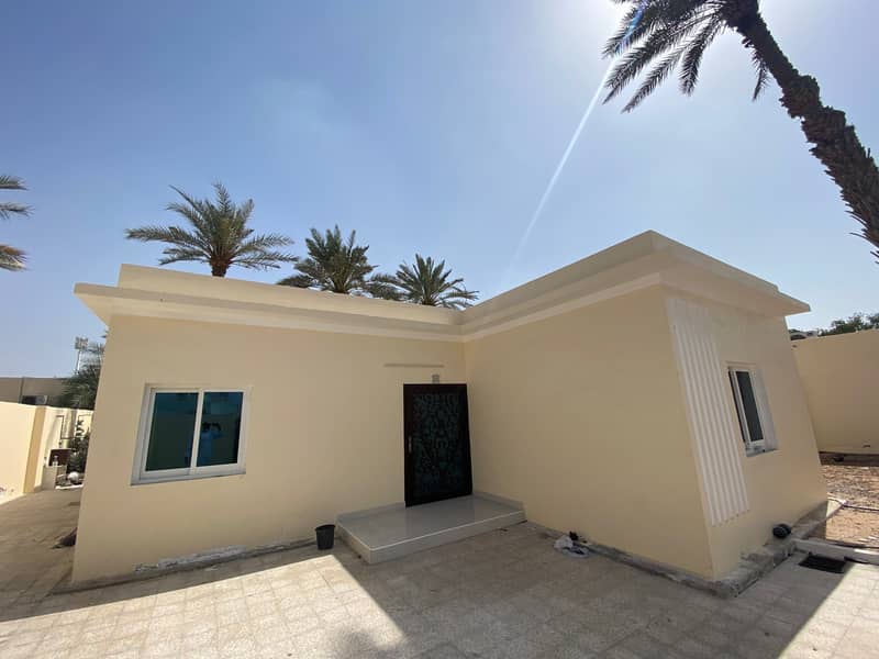 Arabic house with three rooms  whith A C and  large garden in Al Jazzat