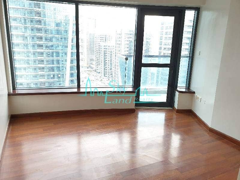 9 Upgraded / Middle Floor / Close To Metro