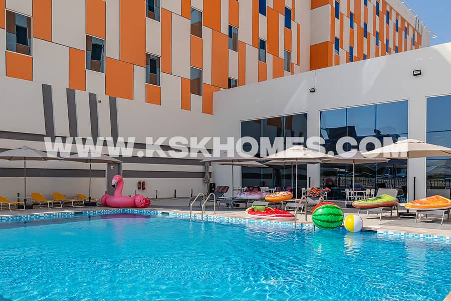 26 Swimming Pool