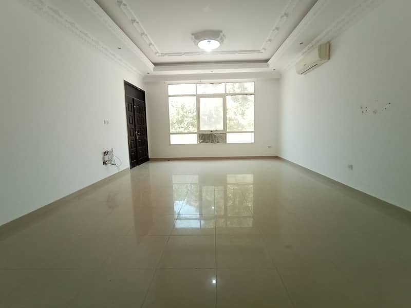 HOT OFFER HUGE STUDIO VERY CHEAPER PRICE MONTHLY 2500 AWESOME FINISHING NEAR NMC ROYAL HOSPITAL
