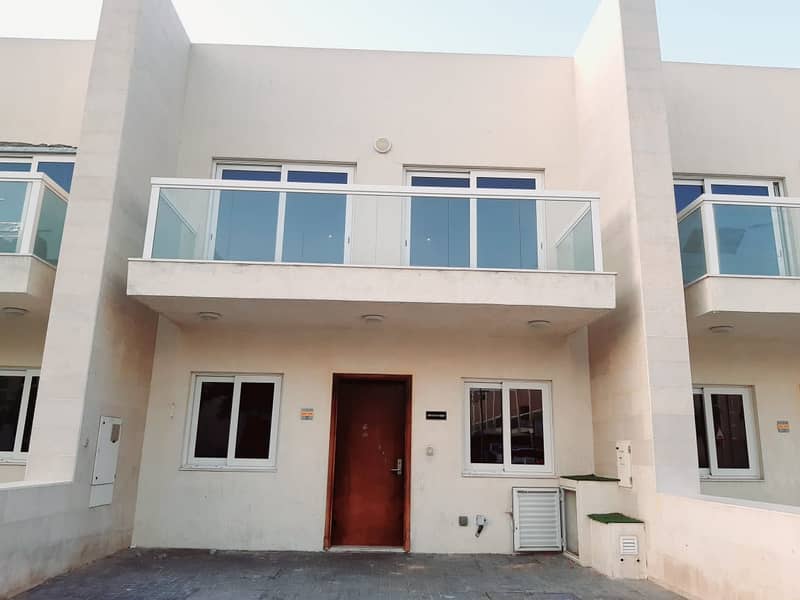 3bed+maid room villa only in 80k single row very nice clean villa ready to move