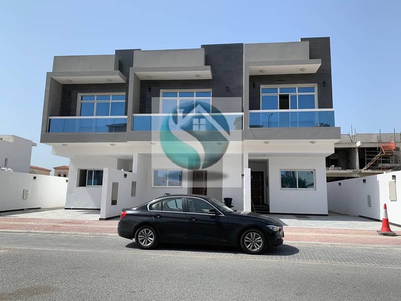 DISTRESS DEAL 2 BHK PLUS MAID TOWN HOUSE IN JVT