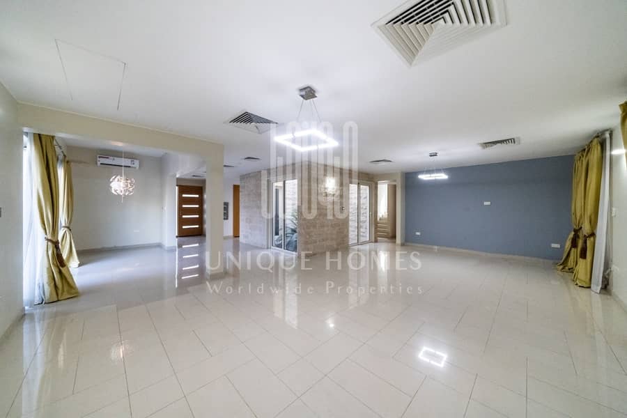 4 Premium location with swimming pool