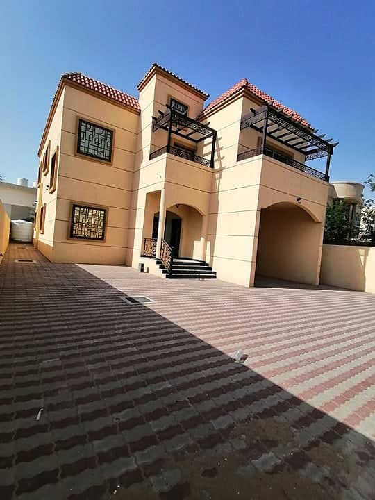 Luxury villa for sale 100% freehold with the possibility of bank financing and facilitating all procedures