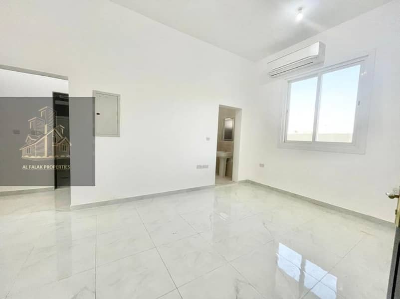 4 Private entrance 2 beds apt in Baniyas in ground floor