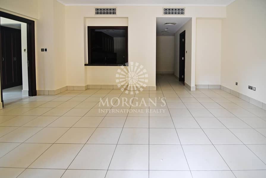 4 1BR Spacious & Bright | Garden View | Large Balcony