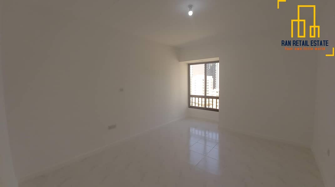11 Unbelievable! Spacious Flat with Balcony nearby Park