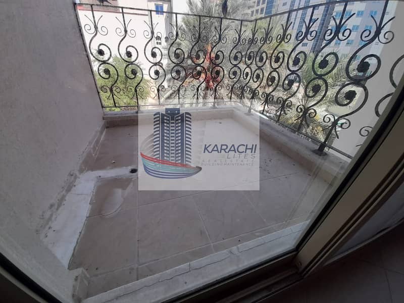 4 Bright And Clean Apartment With 03 Master Bedrooms And Maid Room Near Mushrif Mall