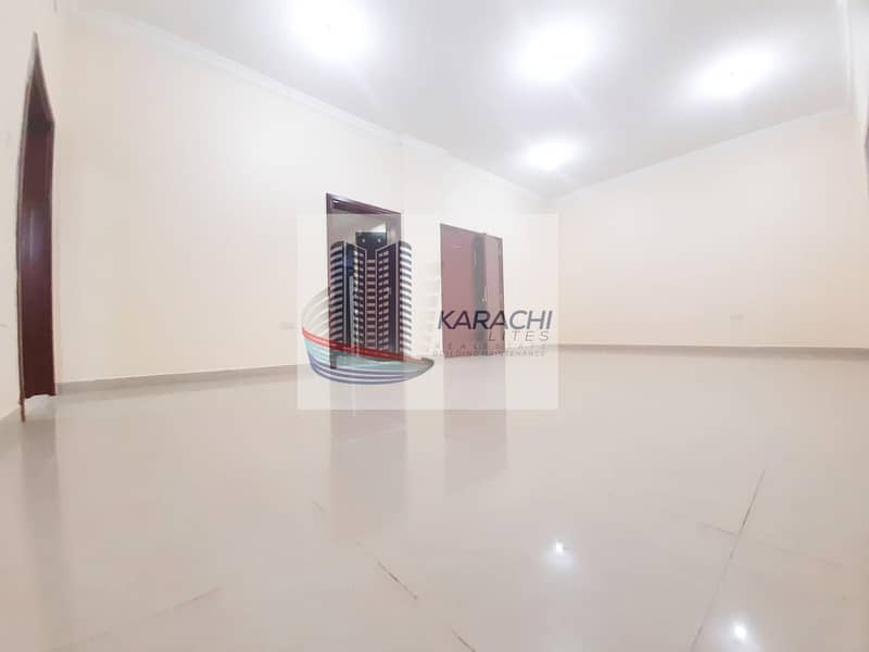 16 Bright And Clean Apartment With 03 Master Bedrooms And Maid Room Near Mushrif Mall