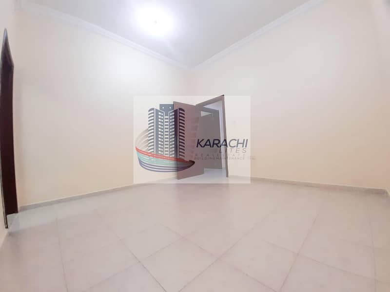 18 Bright And Clean Apartment With 03 Master Bedrooms And Maid Room Near Mushrif Mall