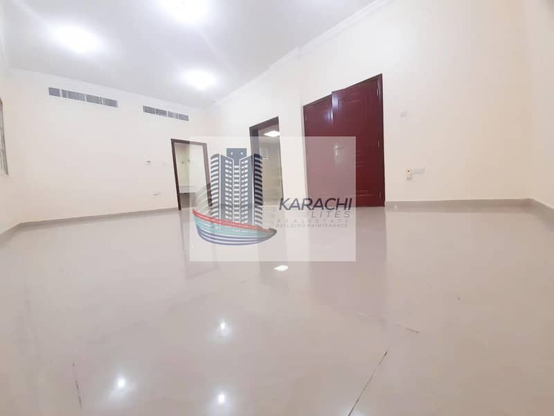 19 Bright And Clean Apartment With 03 Master Bedrooms And Maid Room Near Mushrif Mall