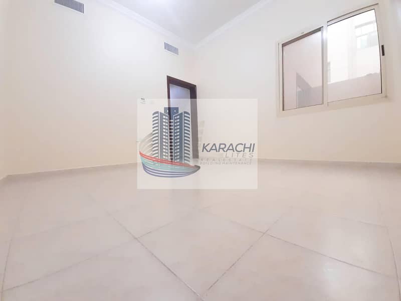 21 Bright And Clean Apartment With 03 Master Bedrooms And Maid Room Near Mushrif Mall