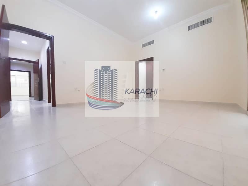 28 Bright And Clean Apartment With 03 Master Bedrooms And Maid Room Near Mushrif Mall