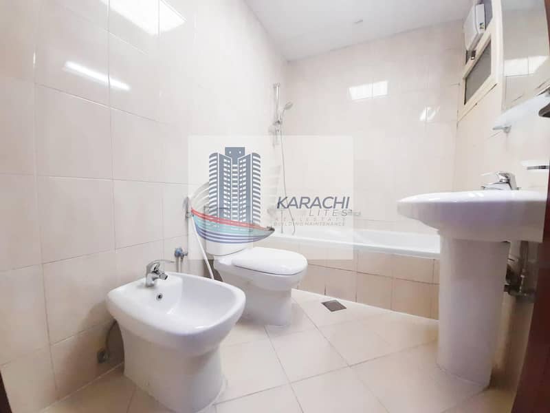 52 Bright And Clean Apartment With 03 Master Bedrooms And Maid Room Near Mushrif Mall