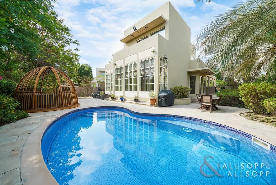Upgraded 3 Bed | Private Pool | Park view