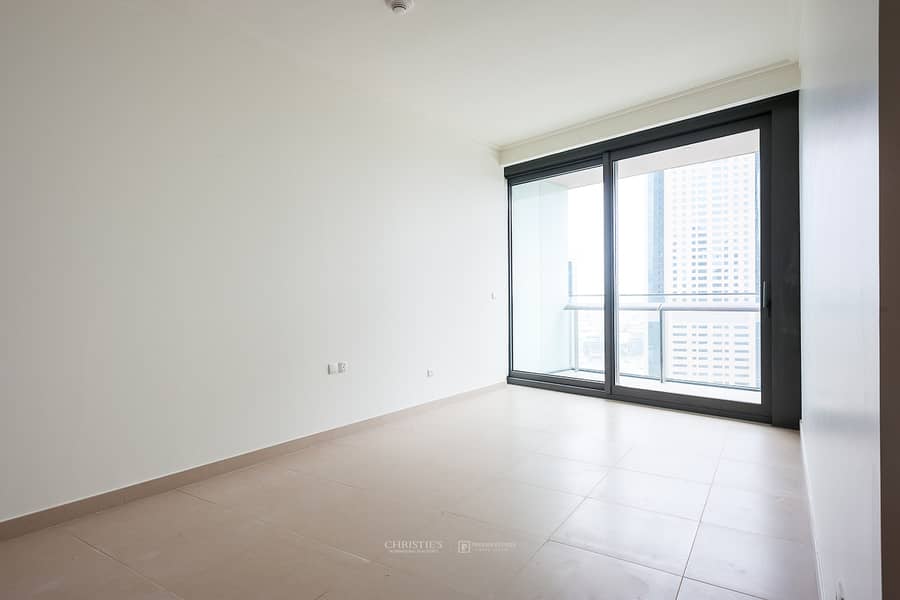 5 2 Bedroom Apartment - Large Terrace - Burj Vista