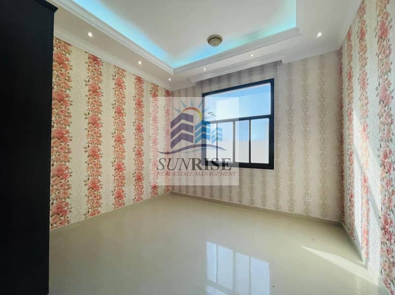 10 Villa Khalifa A, 5 master rooms, central air conditioning, wall cabinets, independent entrance, required 160 thousand