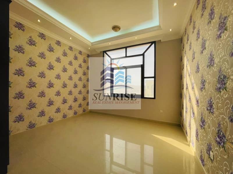 17 Villa Khalifa A, 5 master rooms, central air conditioning, wall cabinets, independent entrance, required 160 thousand