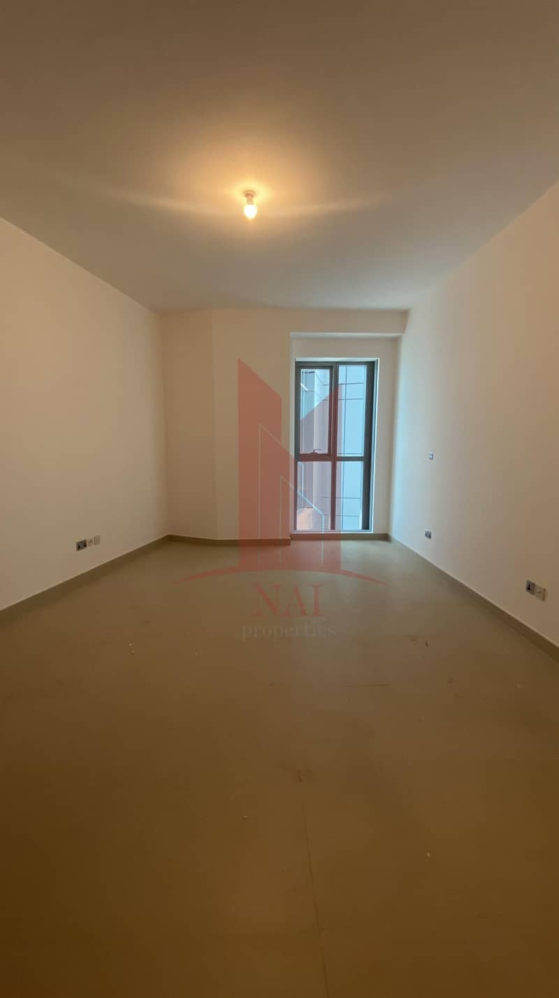 7 LOW PRICE/One bedroom with Parking and Facilities