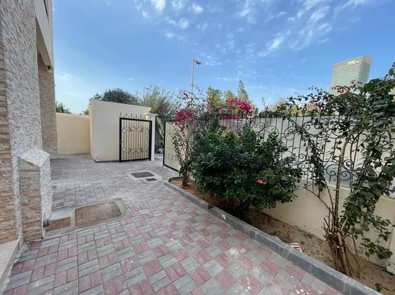 Gorgeous Villa On Ideal Location +Private Entrance
