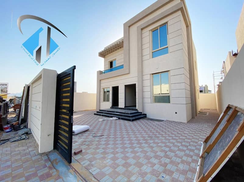 For urgent sale, villa on the asphalt street, with a wonderful and unique design, with a suitable area and close to the mosque, and all services at a very attractive price with