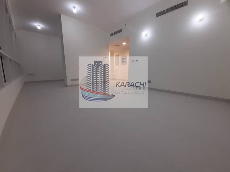 4 Brand New Spacious Apartment With Central AC-Gas & Free Basement Parking Near Ramada Hotel