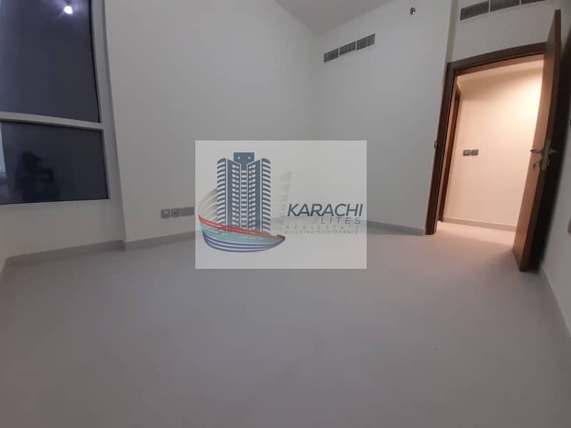 6 Brand New Spacious Apartment With Central AC-Gas & Free Basement Parking Near Ramada Hotel